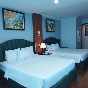 Hanoi Vacanza Premier Hotel